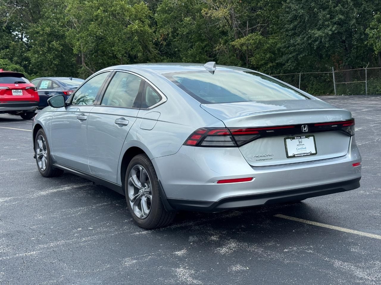 Honda Accord Sedan Vehicle Full-screen Gallery Image 07