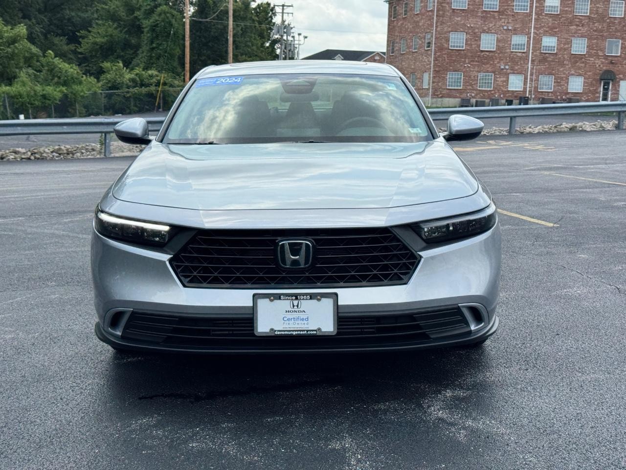 Honda Accord Sedan Vehicle Full-screen Gallery Image 10