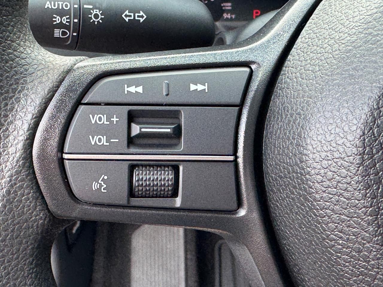 Honda Accord Sedan Vehicle Full-screen Gallery Image 21