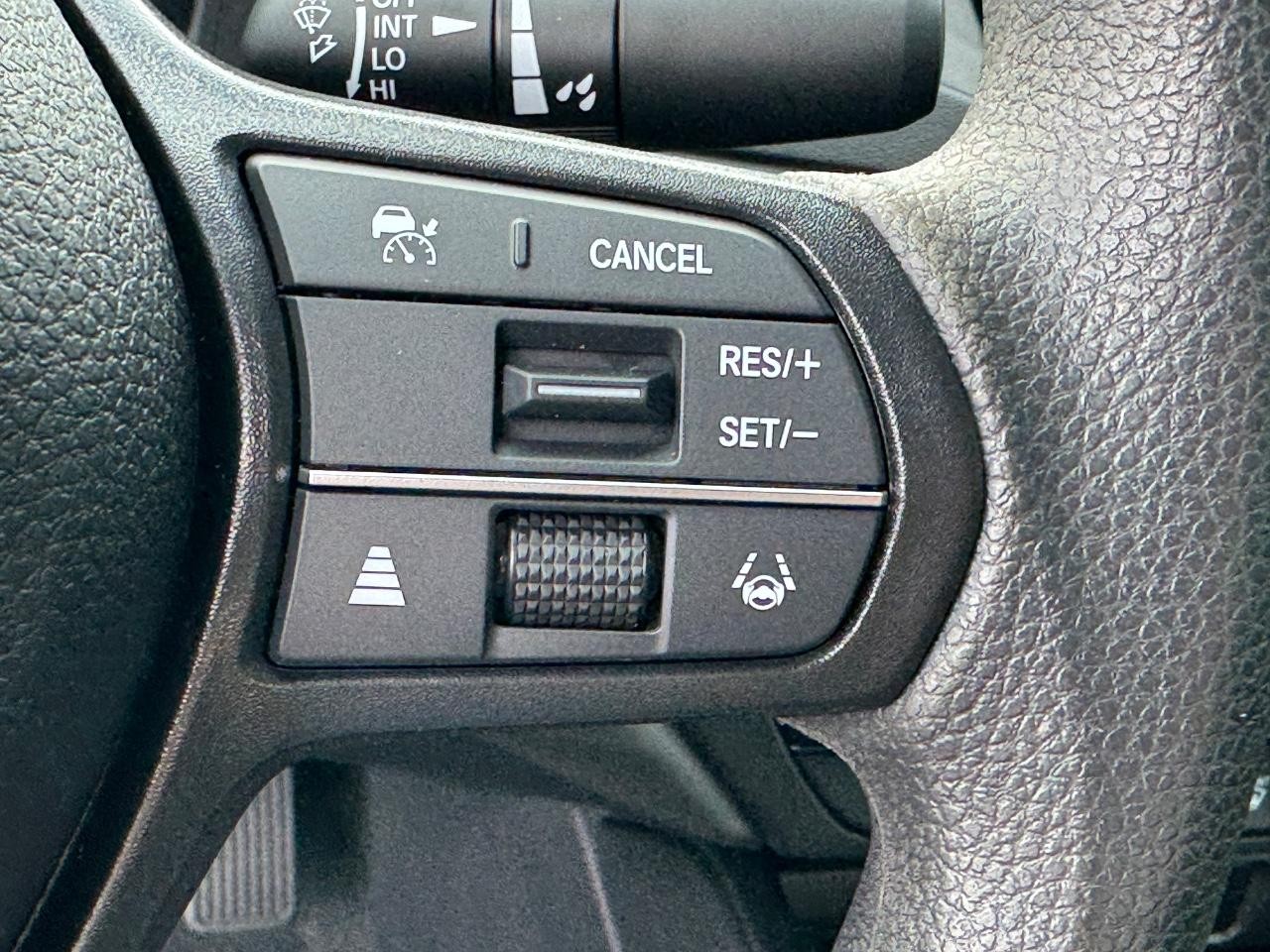 Honda Accord Sedan Vehicle Full-screen Gallery Image 22