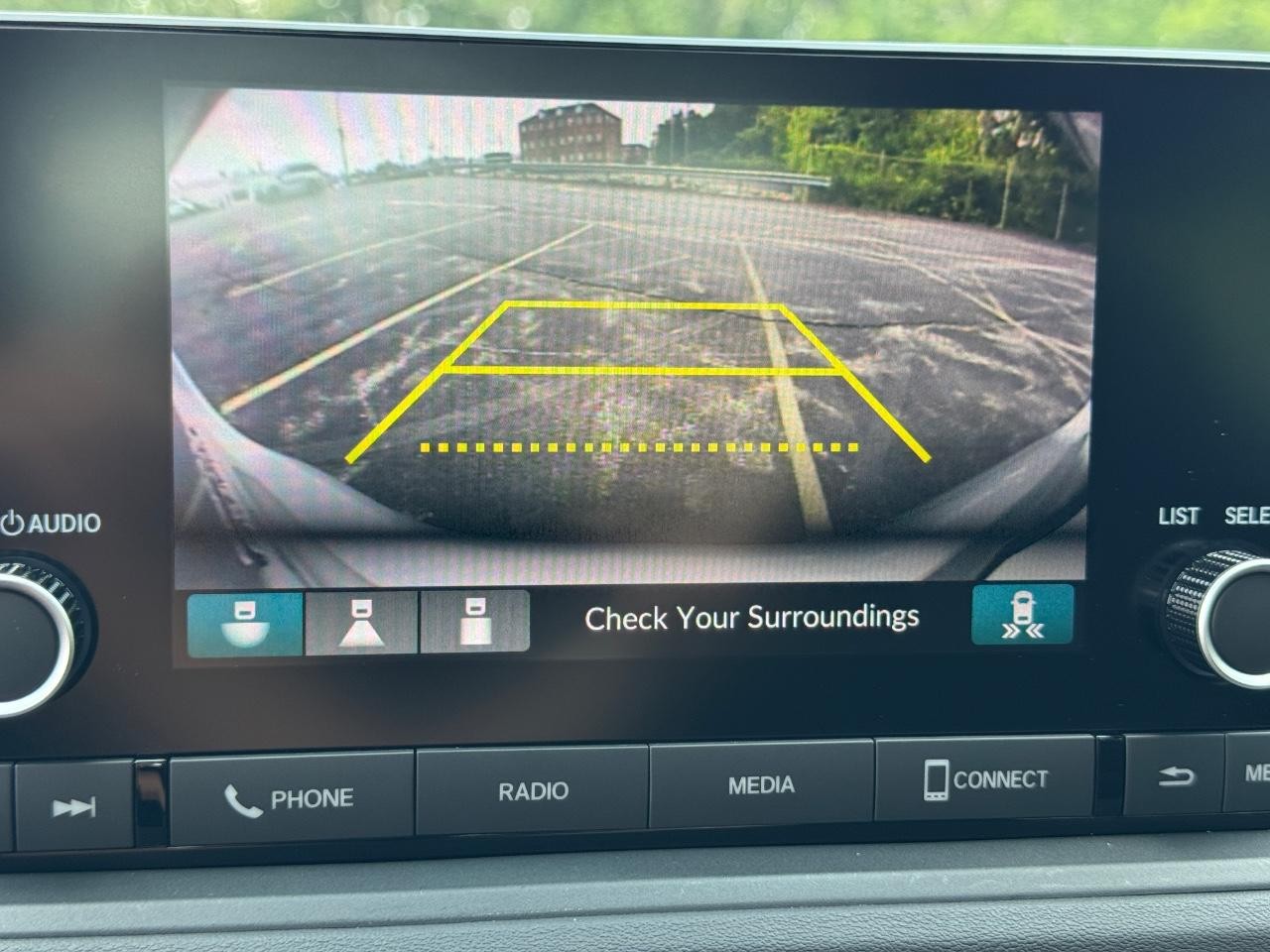Honda Accord Sedan Vehicle Full-screen Gallery Image 23