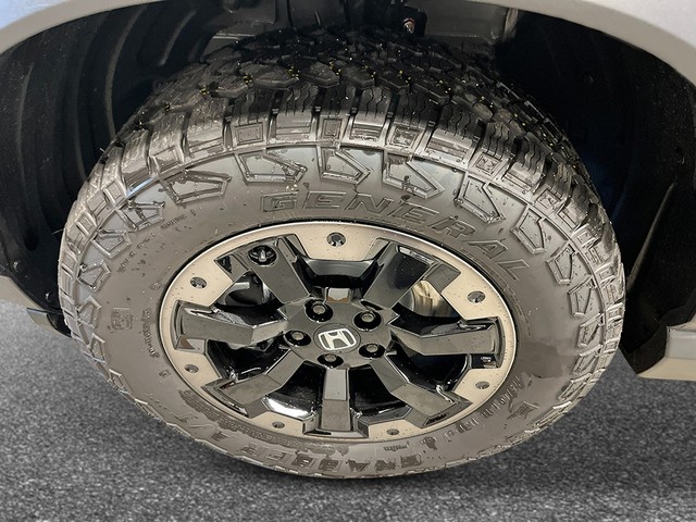 Honda Passport Vehicle Full-screen Gallery Image 12