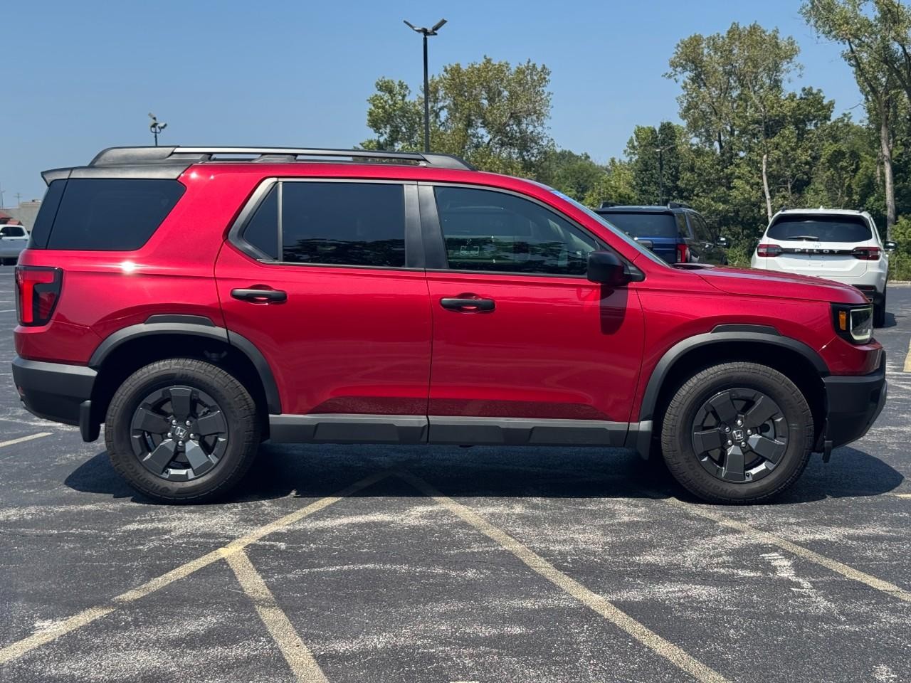 Honda Passport Vehicle Full-screen Gallery Image 03