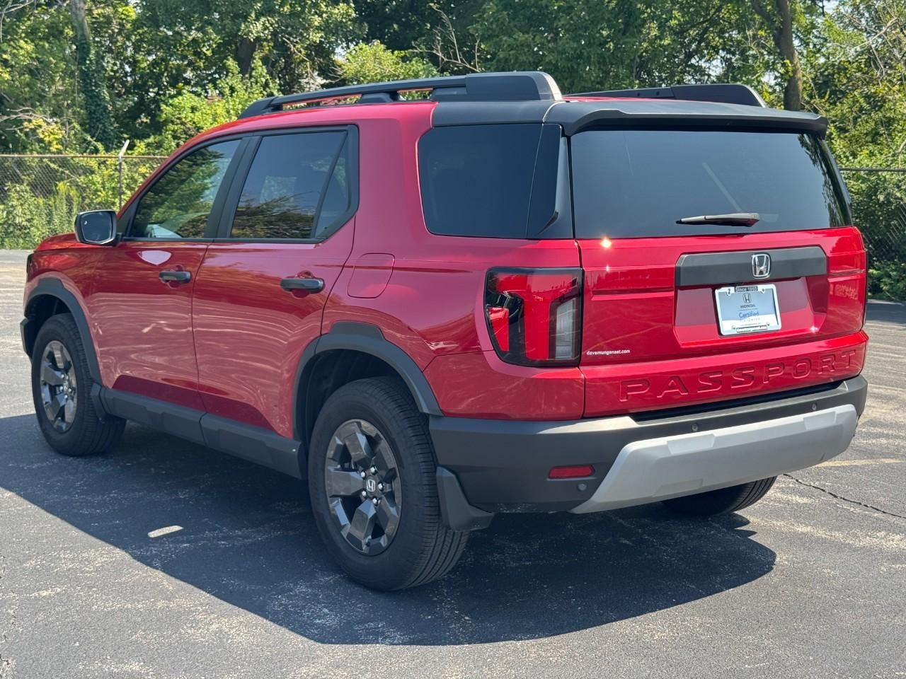 Honda Passport Vehicle Full-screen Gallery Image 07