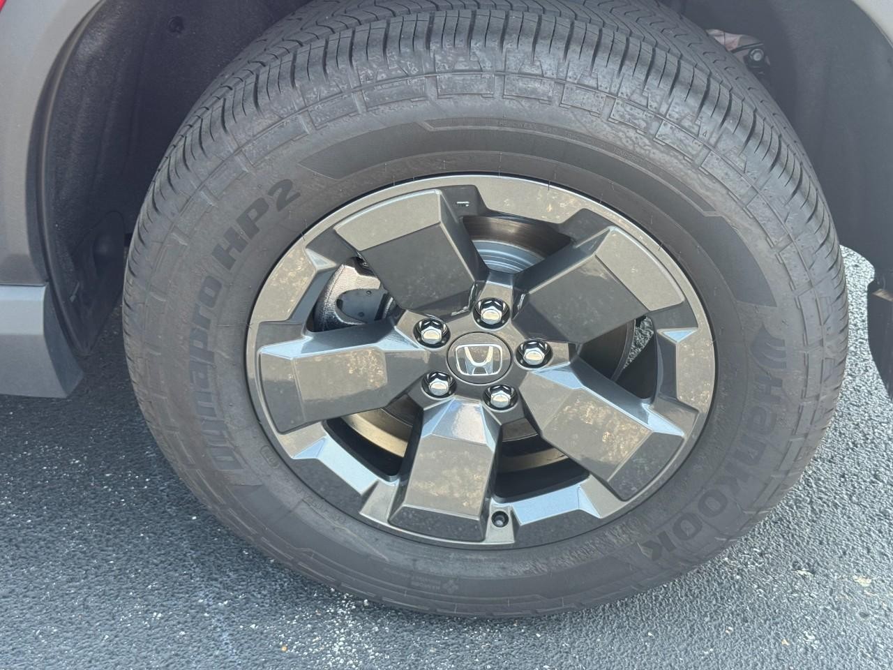 Honda Passport Vehicle Full-screen Gallery Image 08