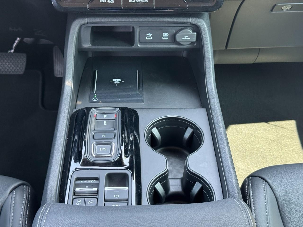 Honda Passport Vehicle Full-screen Gallery Image 15