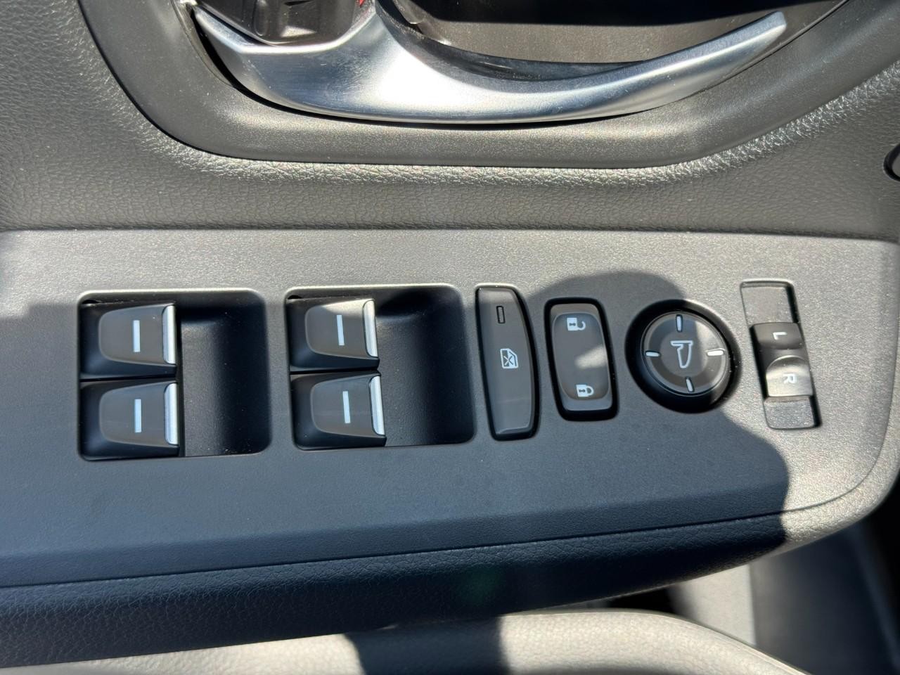 Honda Passport Vehicle Full-screen Gallery Image 18