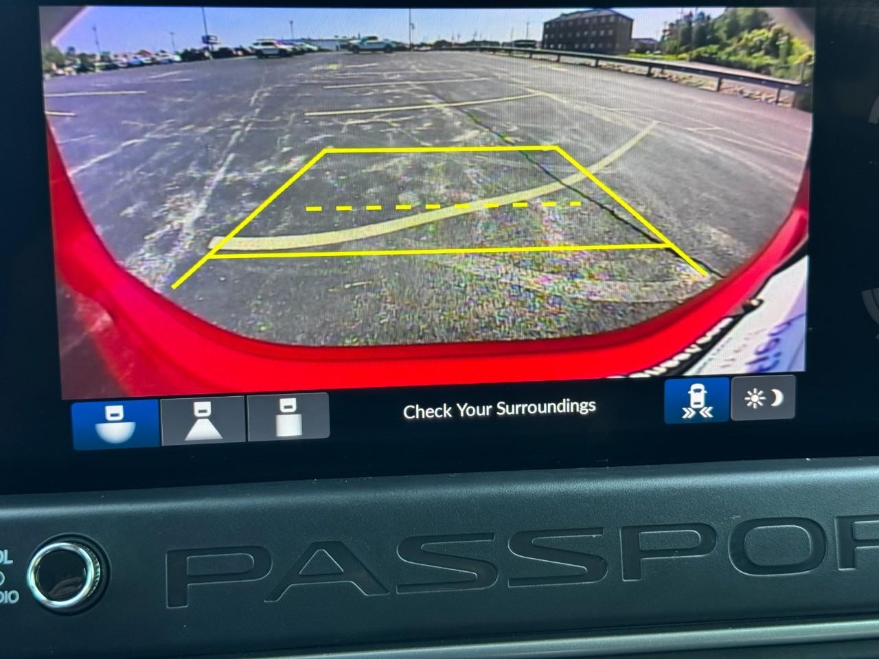 Honda Passport Vehicle Full-screen Gallery Image 24