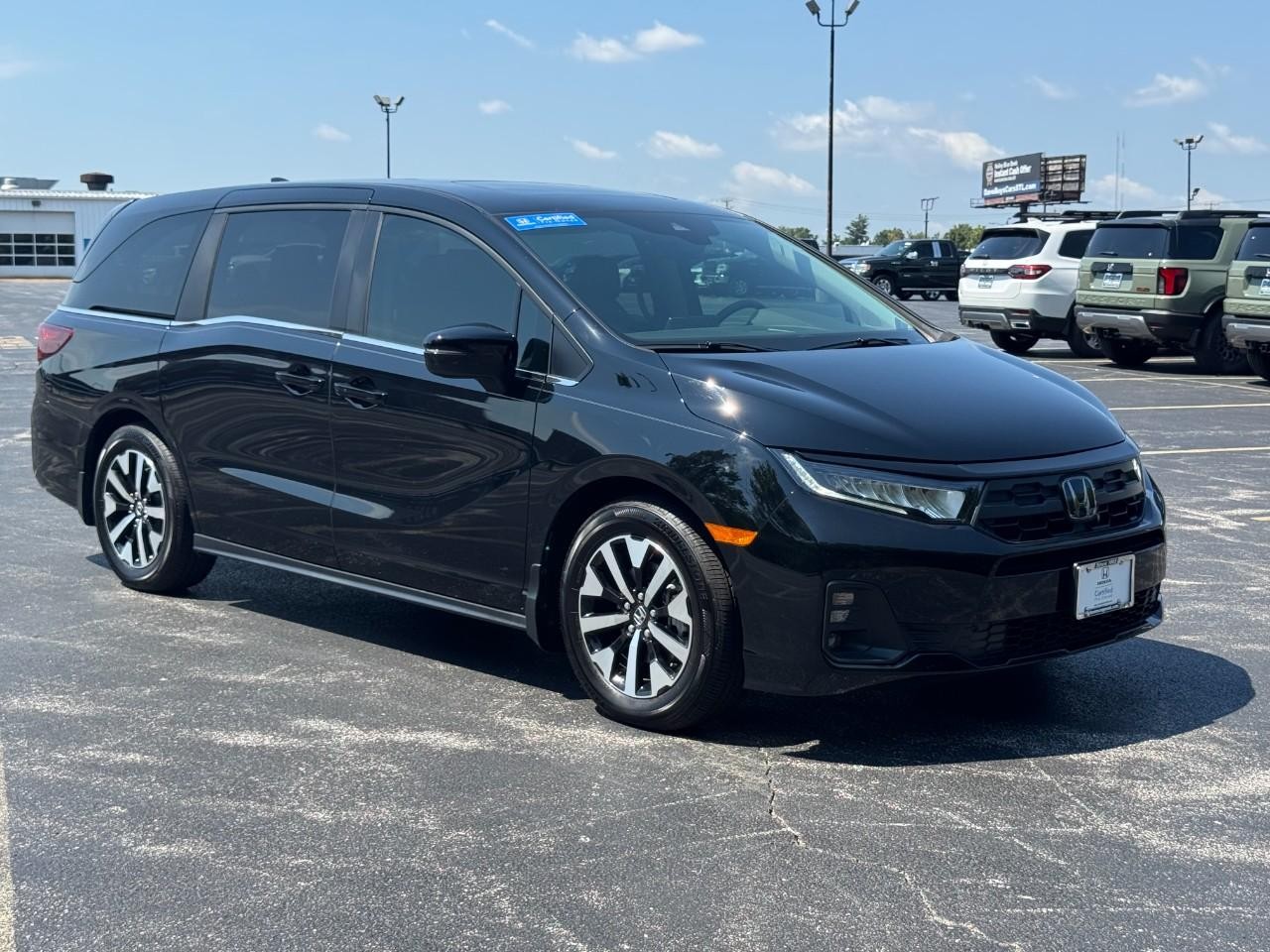 Honda Odyssey Vehicle Full-screen Gallery Image 02