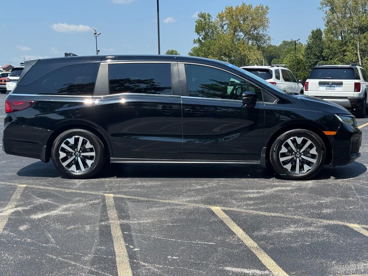 Honda Odyssey Vehicle Full-screen Gallery Image 03