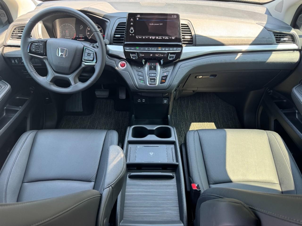 Honda Odyssey Vehicle Full-screen Gallery Image 13