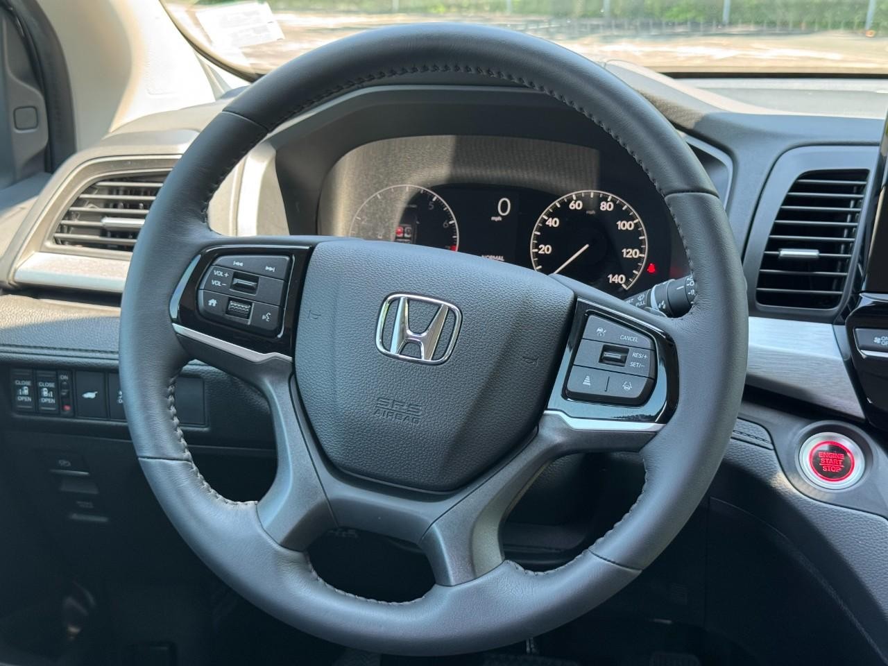 Honda Odyssey Vehicle Full-screen Gallery Image 14
