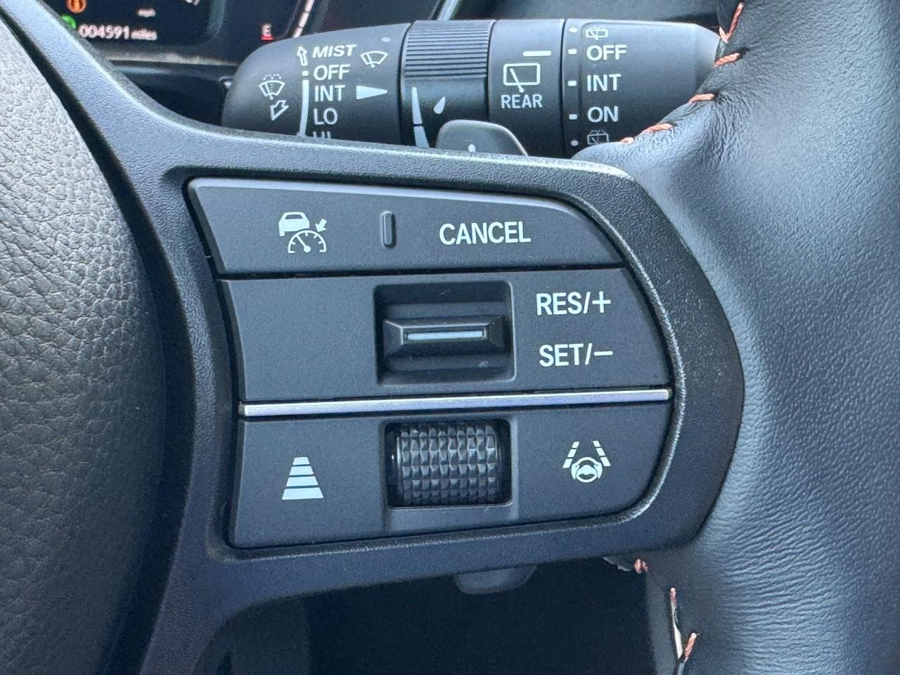 Honda CR-V Hybrid Vehicle Full-screen Gallery Image 21