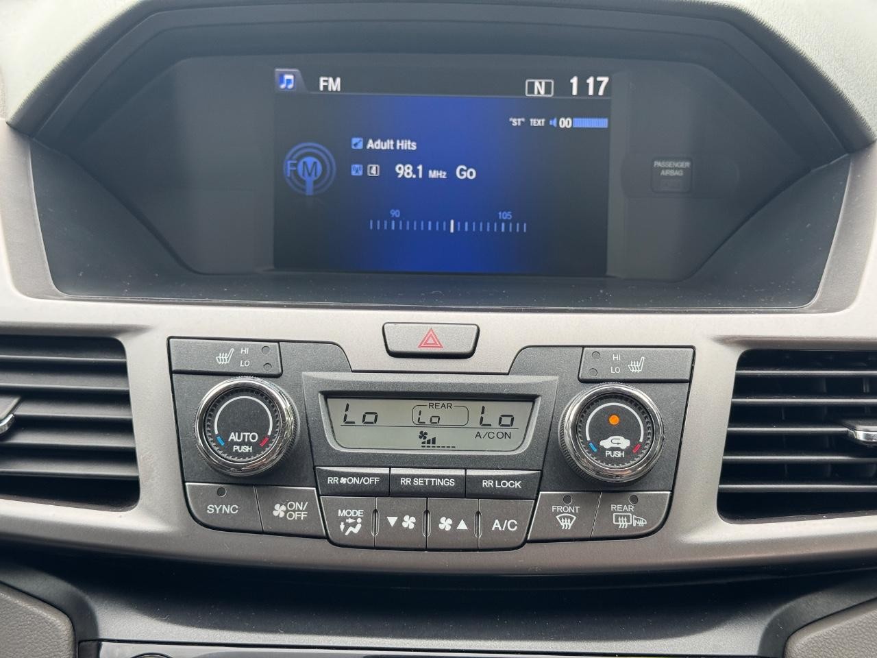 Honda Odyssey Vehicle Full-screen Gallery Image 15