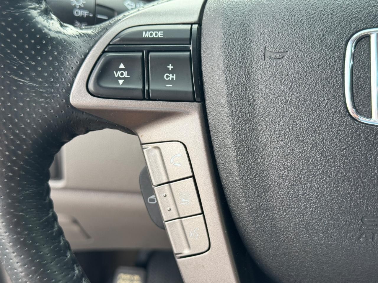 Honda Odyssey Vehicle Full-screen Gallery Image 22