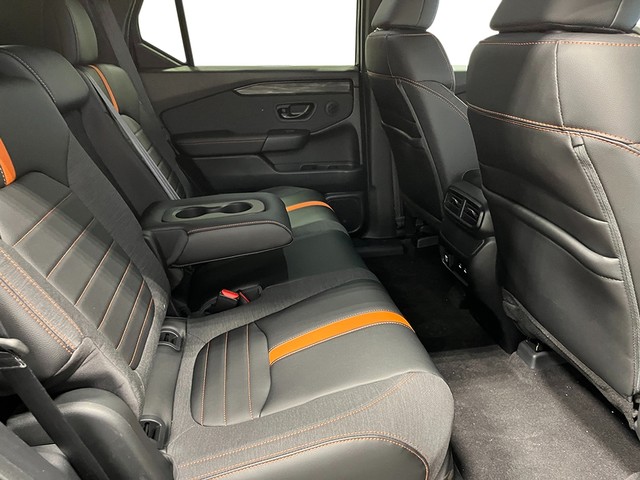 Honda Passport Vehicle Full-screen Gallery Image 22