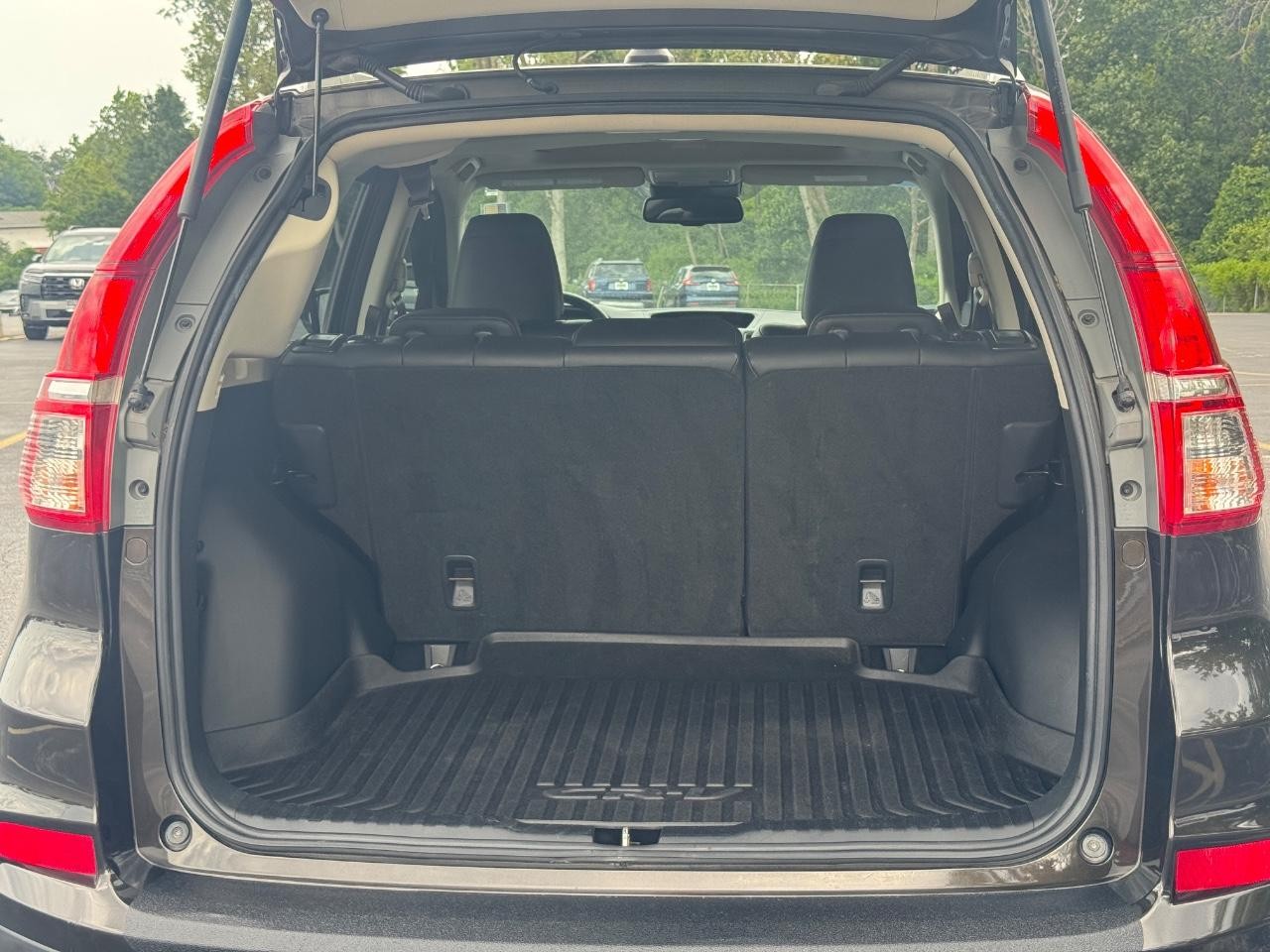 Honda CR-V Vehicle Full-screen Gallery Image 05