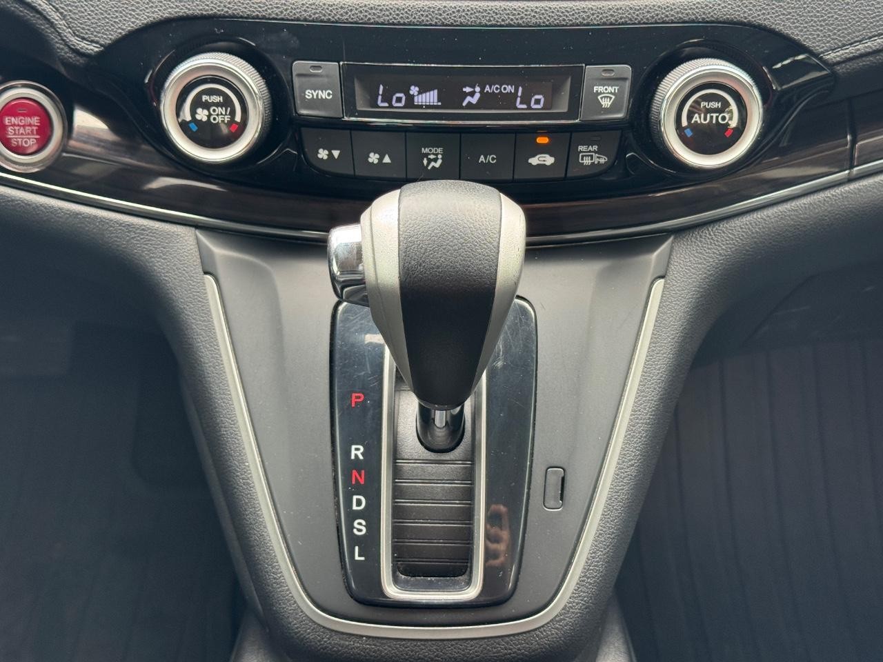 Honda CR-V Vehicle Full-screen Gallery Image 15