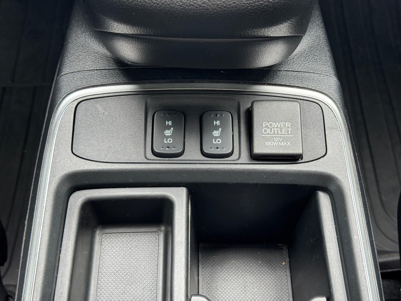 Honda CR-V Vehicle Full-screen Gallery Image 16