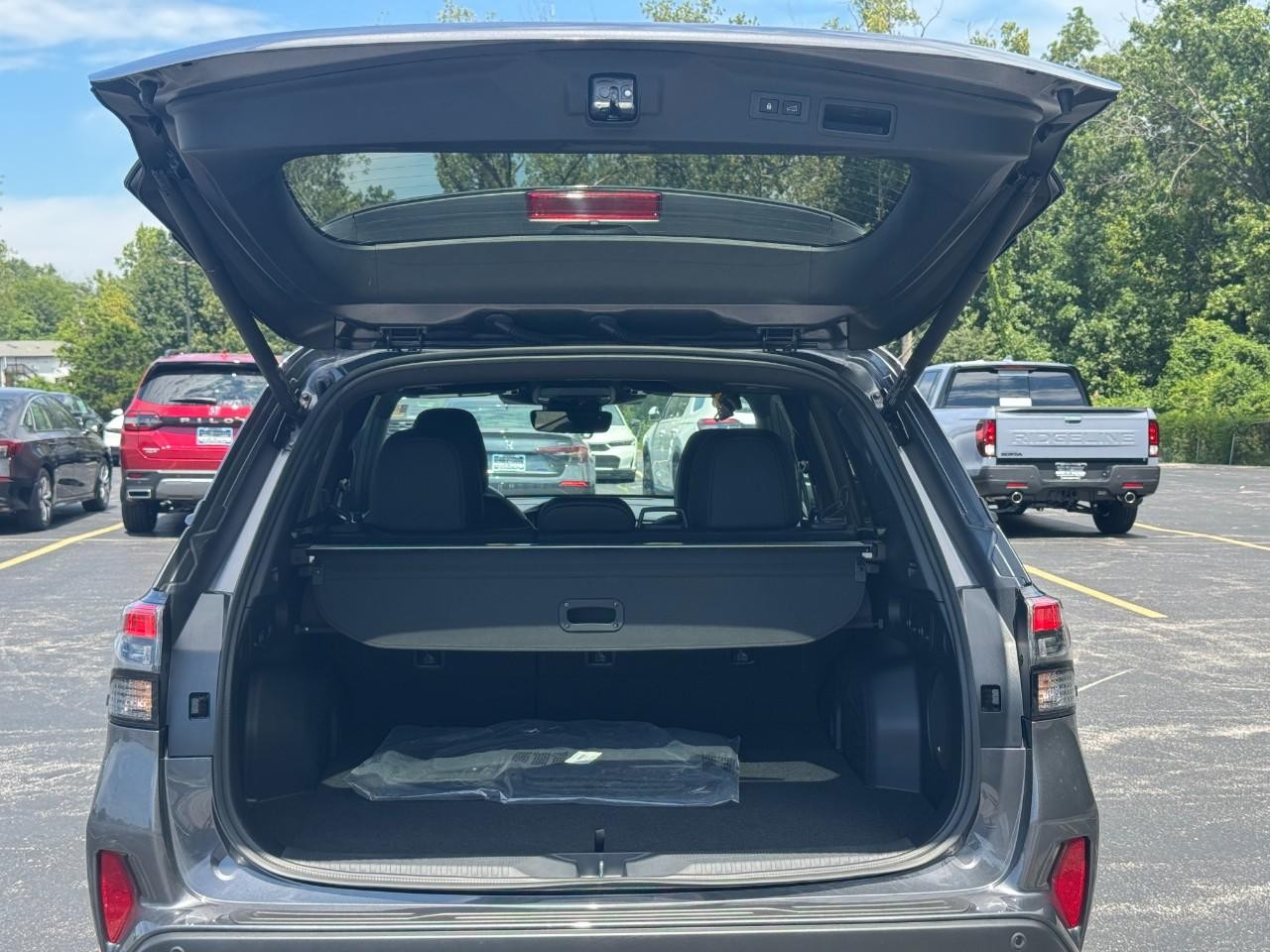 Subaru Forester Vehicle Full-screen Gallery Image 04