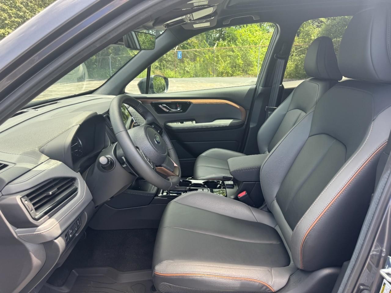 Subaru Forester Vehicle Full-screen Gallery Image 16