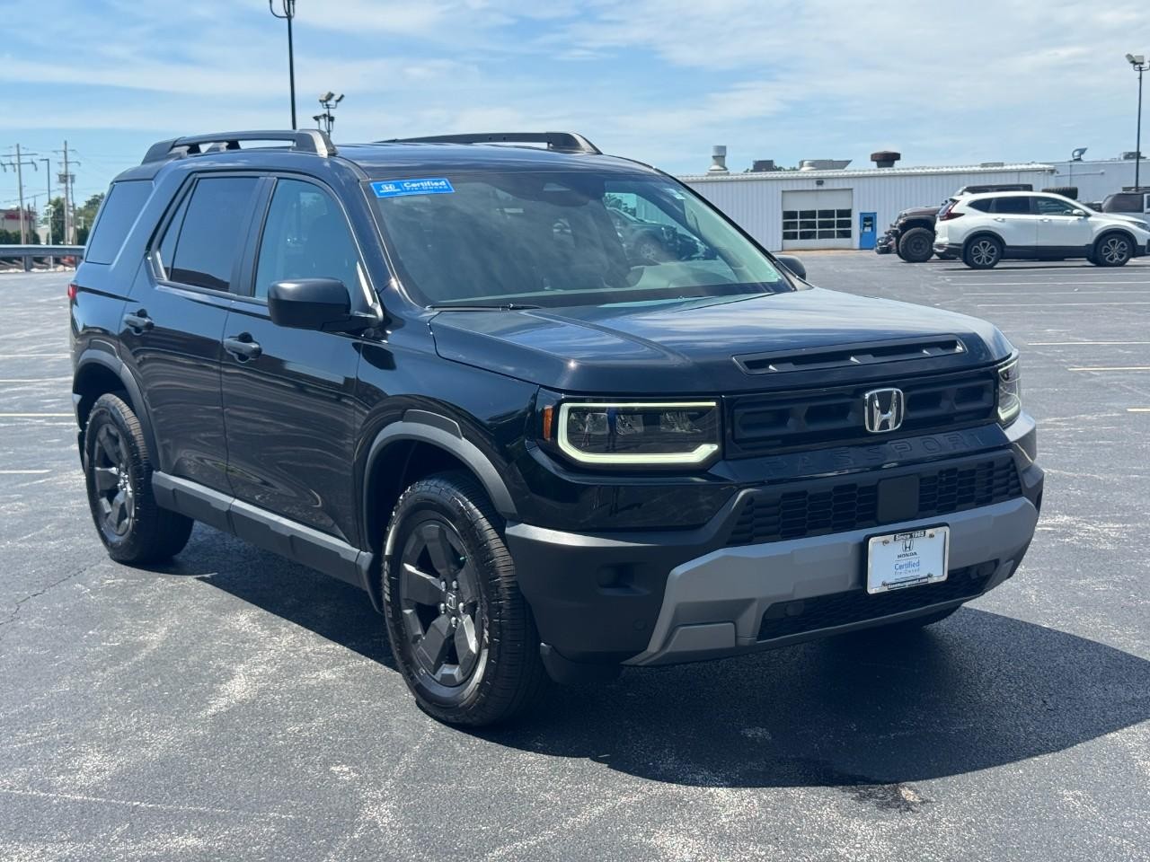 Honda Passport Vehicle Full-screen Gallery Image 02