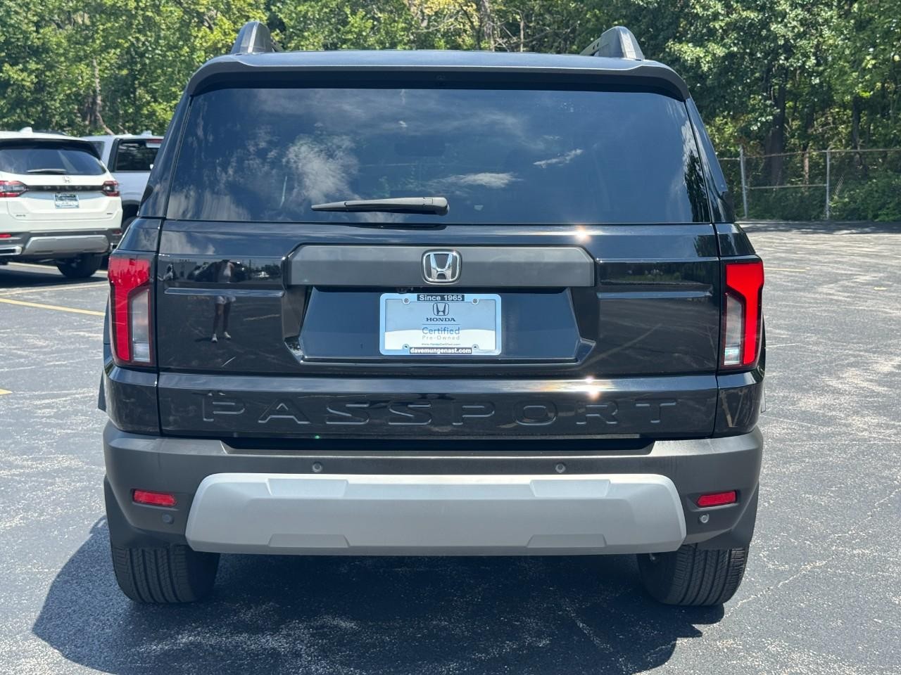 Honda Passport Vehicle Full-screen Gallery Image 06