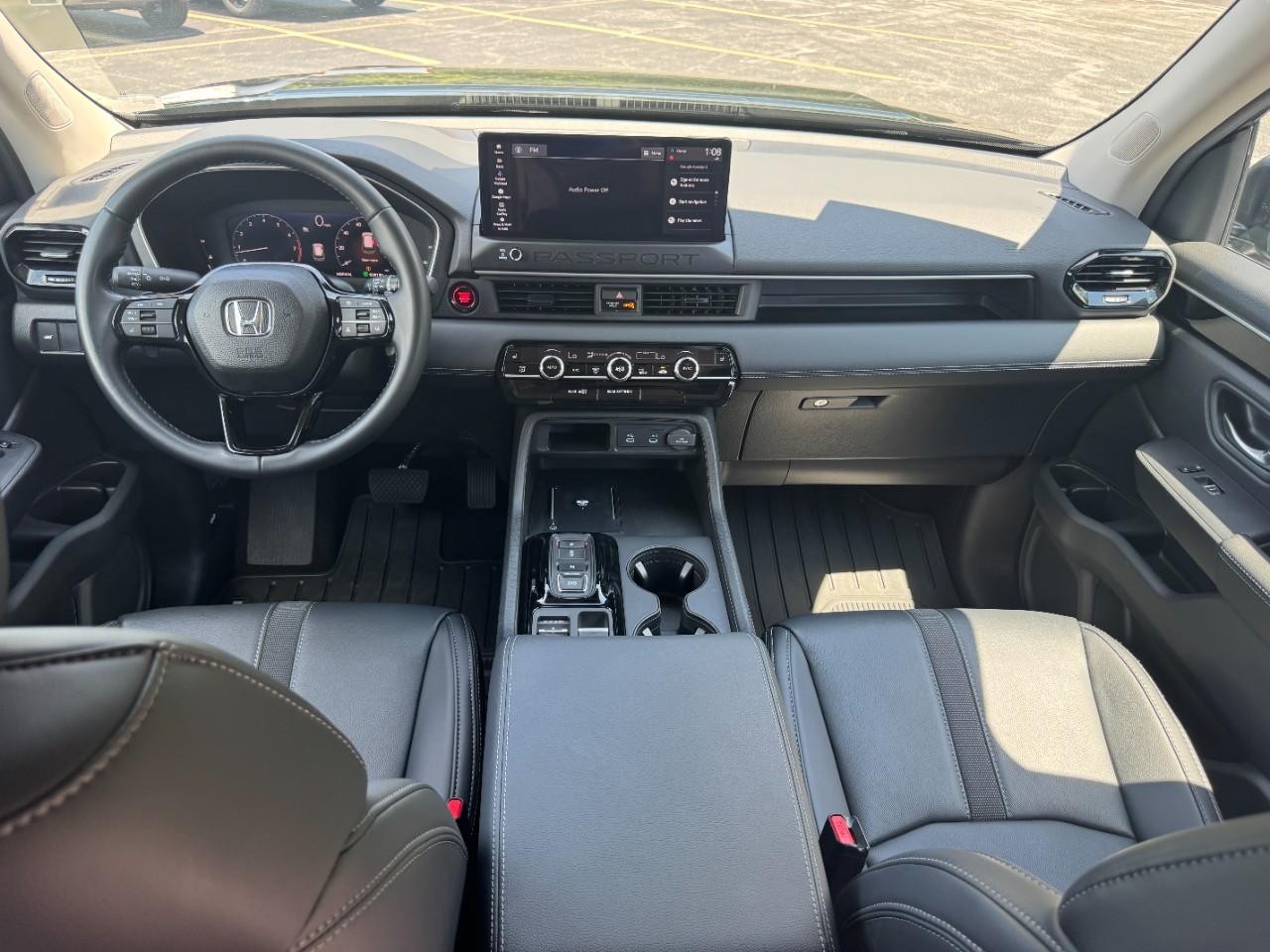 Honda Passport Vehicle Full-screen Gallery Image 12