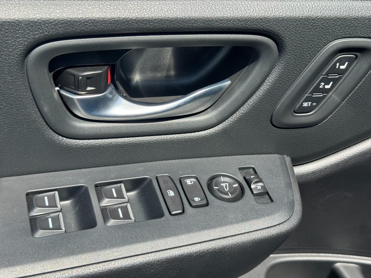 Honda Passport Vehicle Full-screen Gallery Image 16