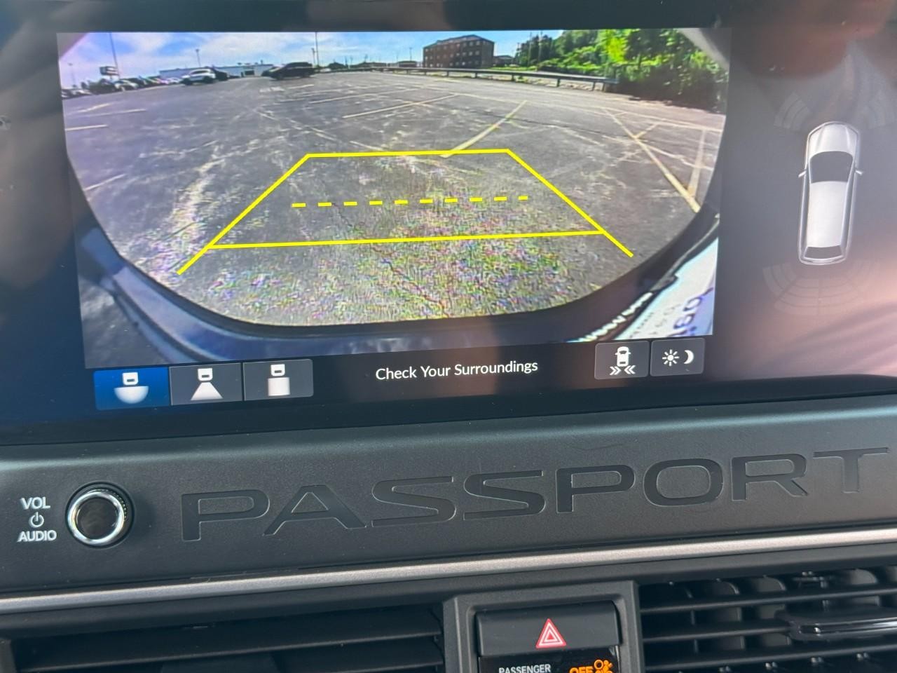 Honda Passport Vehicle Full-screen Gallery Image 21