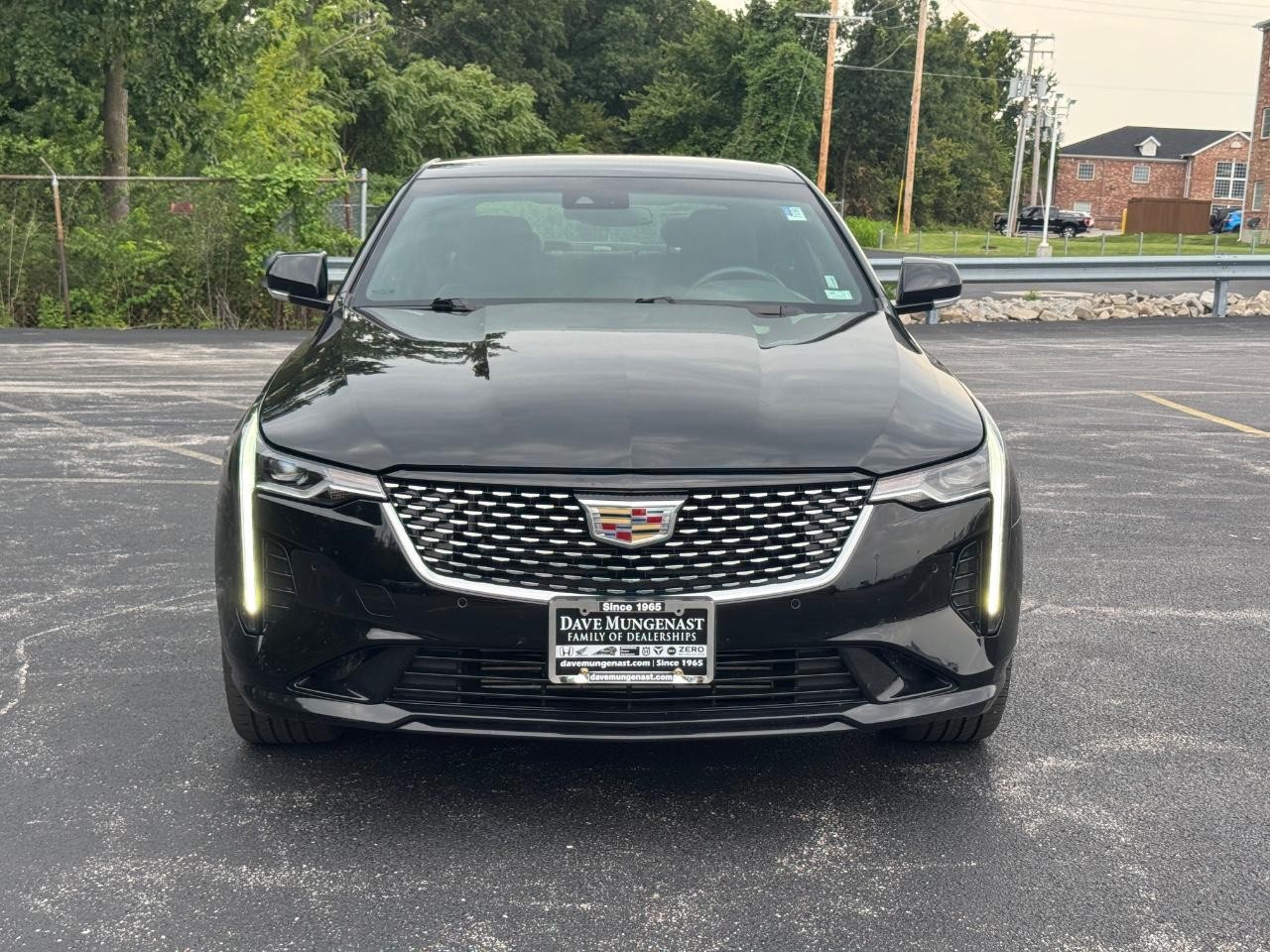 Cadillac CT4 Vehicle Full-screen Gallery Image 10