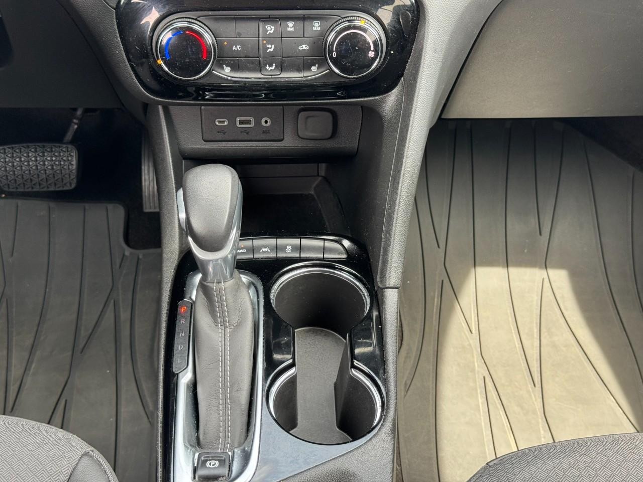 Buick Encore GX Vehicle Full-screen Gallery Image 16