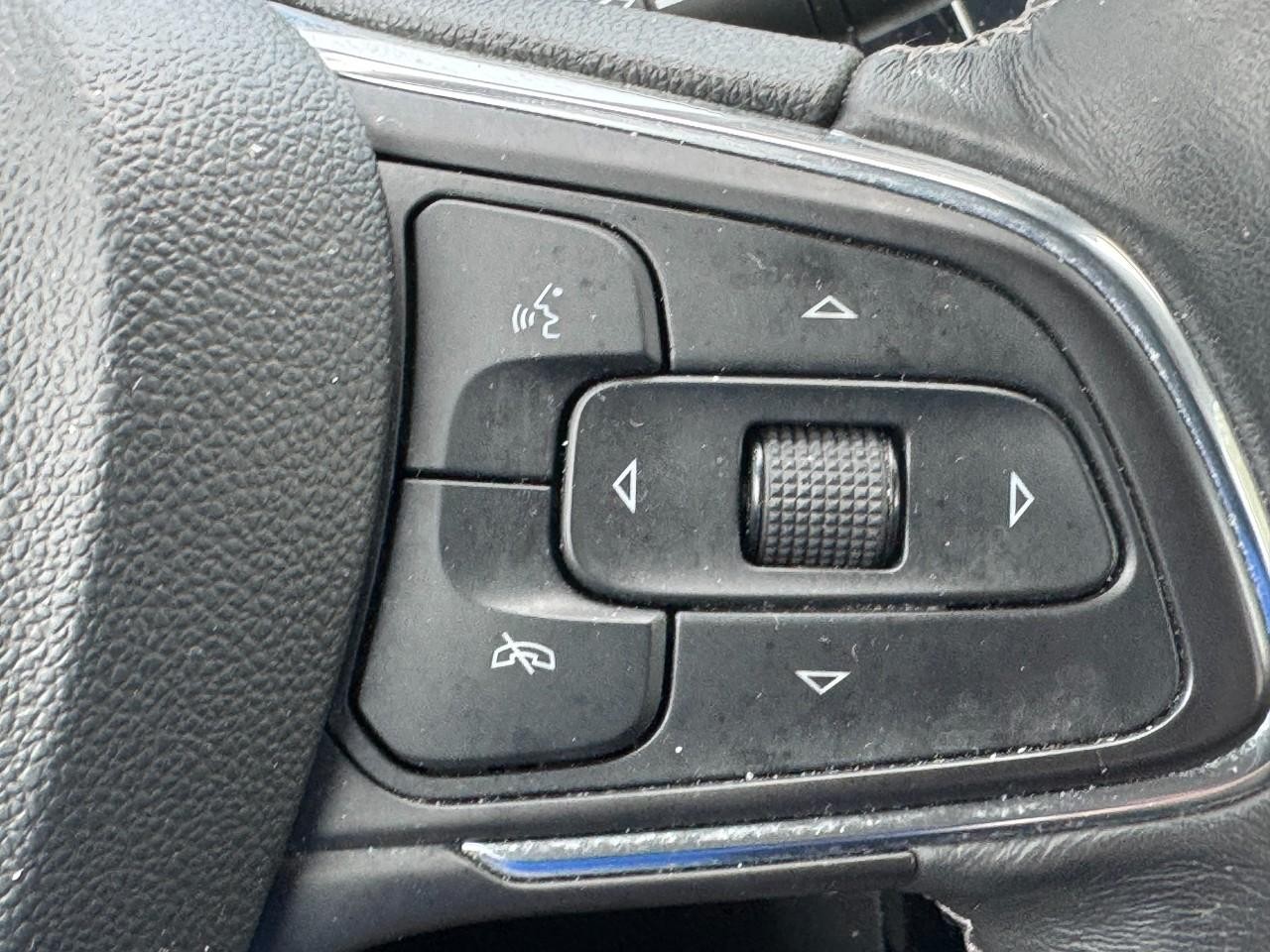 Buick Encore GX Vehicle Full-screen Gallery Image 21