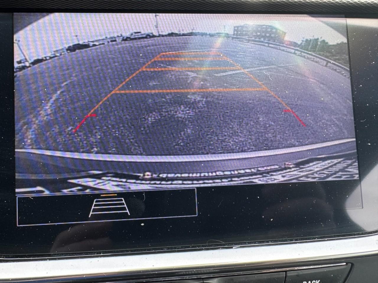 Buick Encore GX Vehicle Full-screen Gallery Image 24