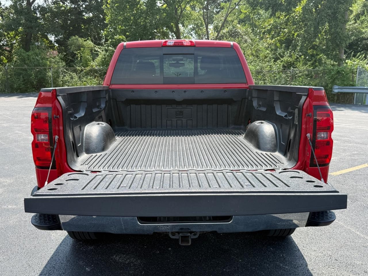 Chevrolet Silverado 1500 Vehicle Full-screen Gallery Image 04