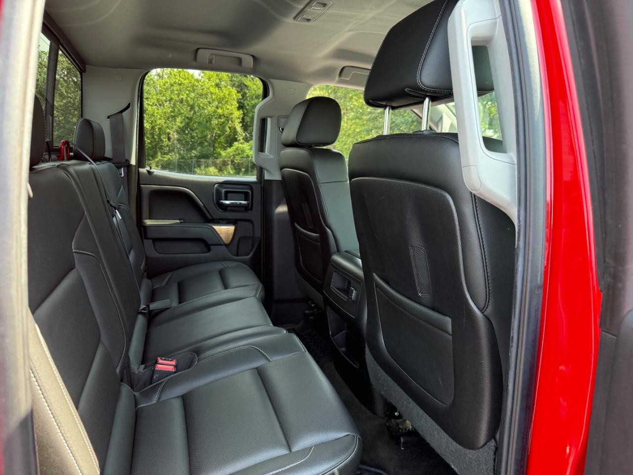 Chevrolet Silverado 1500 Vehicle Full-screen Gallery Image 11