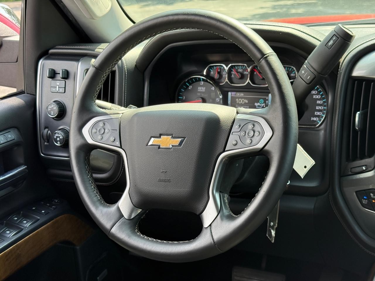 Chevrolet Silverado 1500 Vehicle Full-screen Gallery Image 13