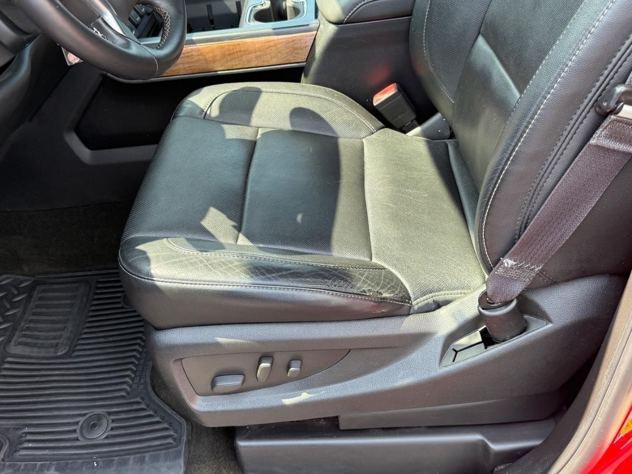 Chevrolet Silverado 1500 Vehicle Full-screen Gallery Image 17