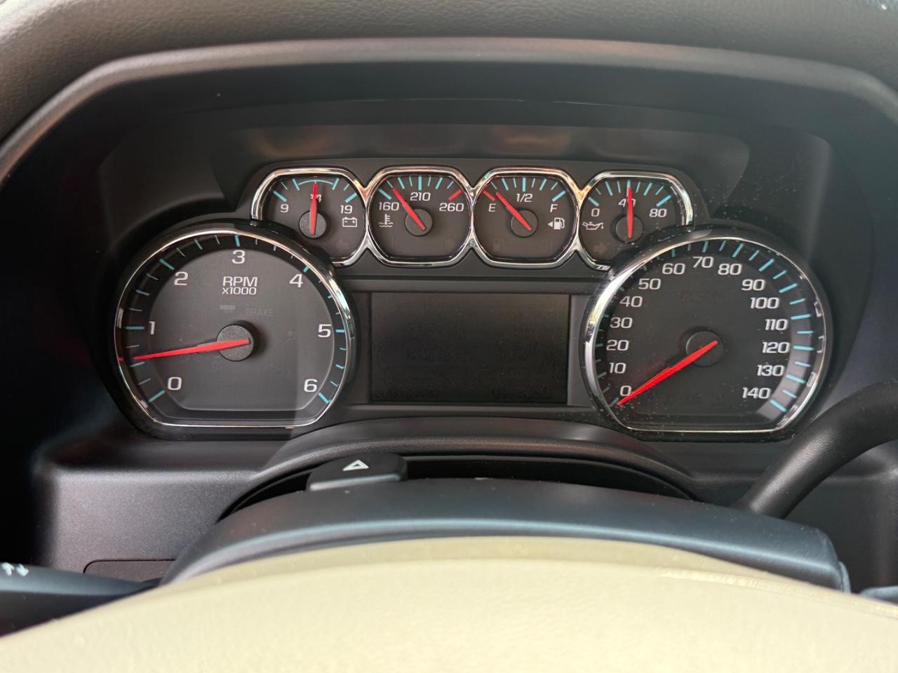 Chevrolet Silverado 1500 Vehicle Full-screen Gallery Image 19