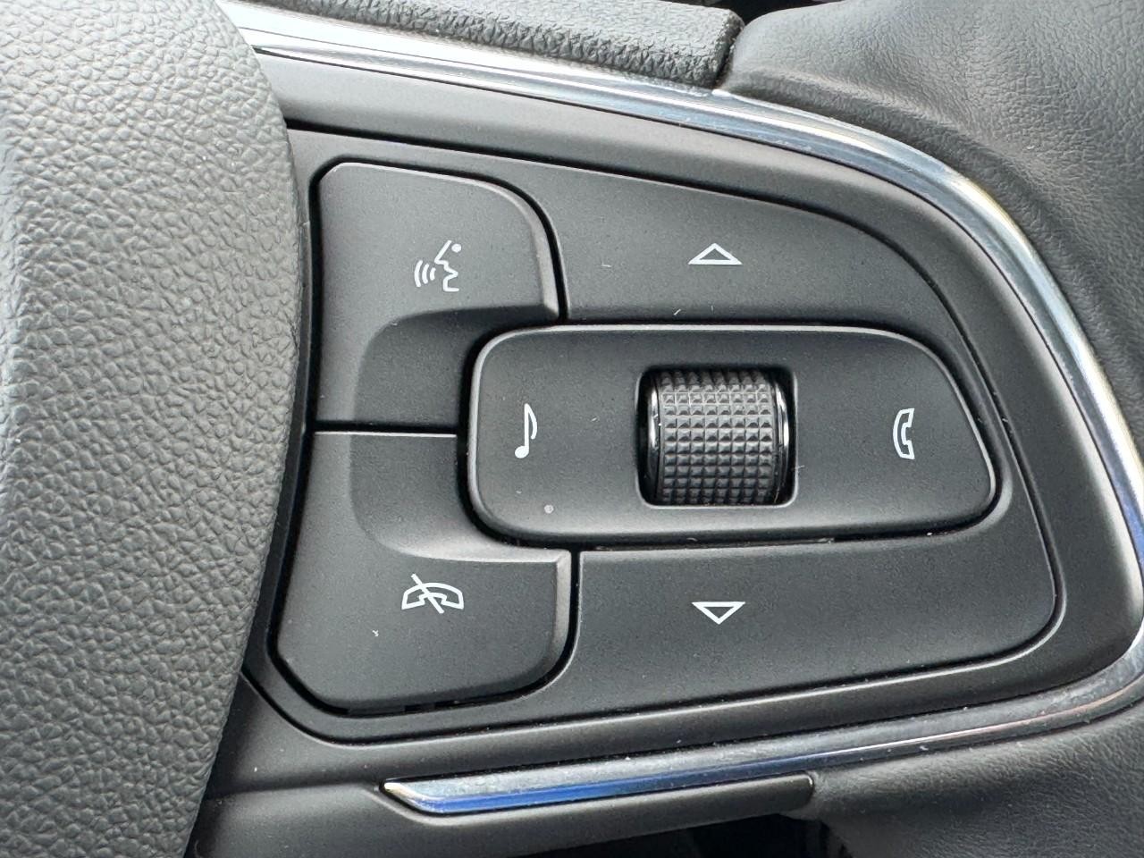 Buick Encore GX Vehicle Full-screen Gallery Image 23