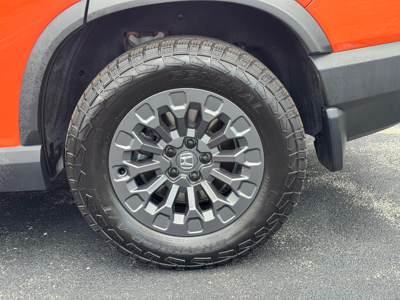 Honda Passport Vehicle Full-screen Gallery Image 08