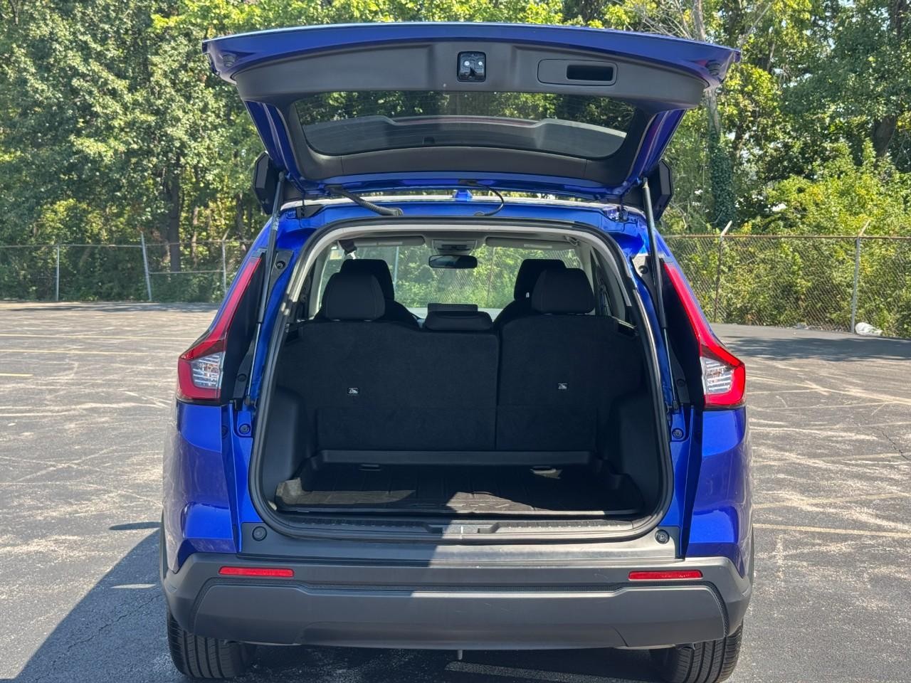 Honda CR-V Vehicle Full-screen Gallery Image 05