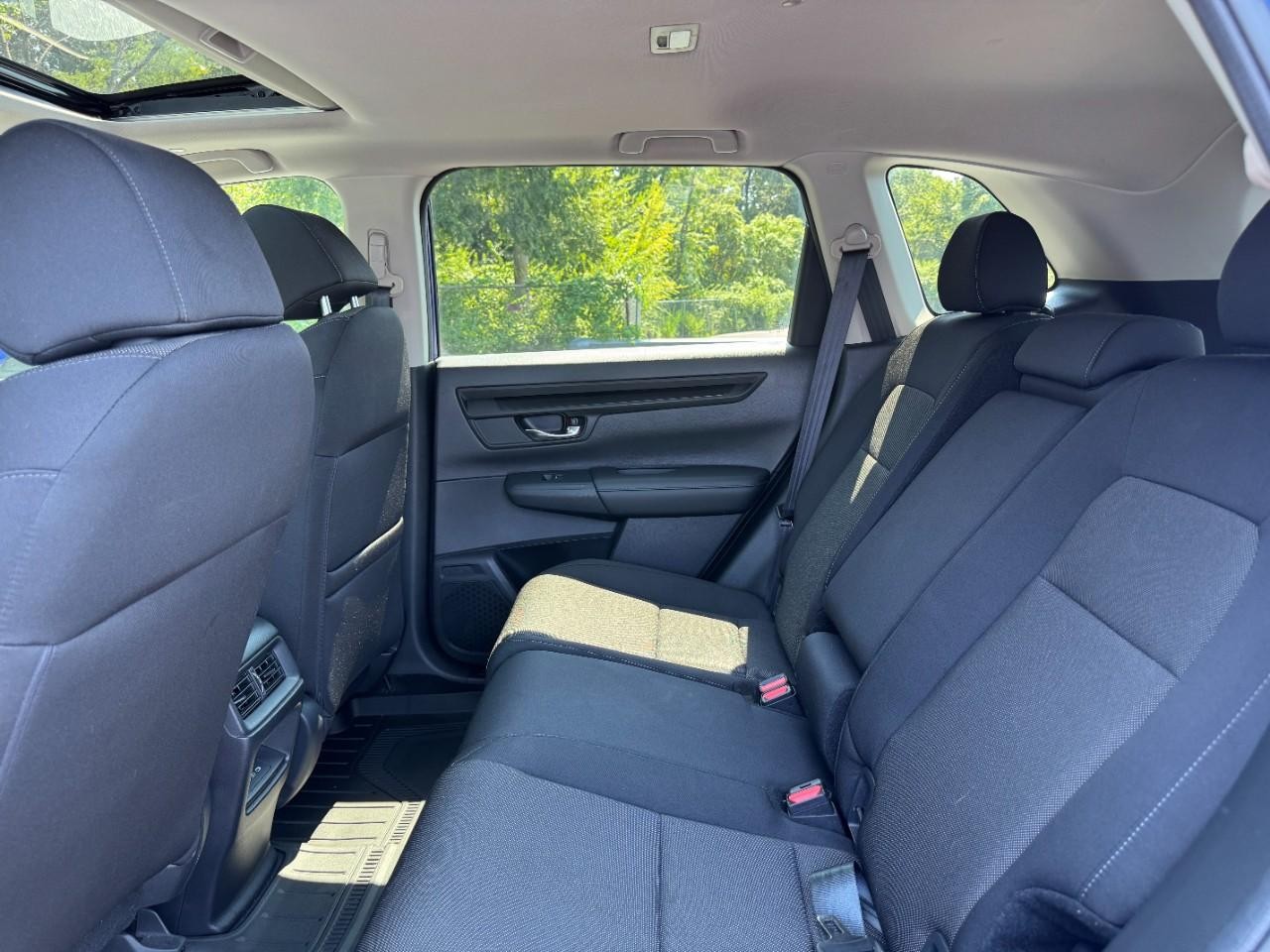 Honda CR-V Vehicle Full-screen Gallery Image 11