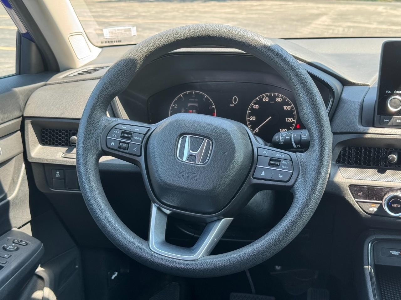 Honda CR-V Vehicle Full-screen Gallery Image 14
