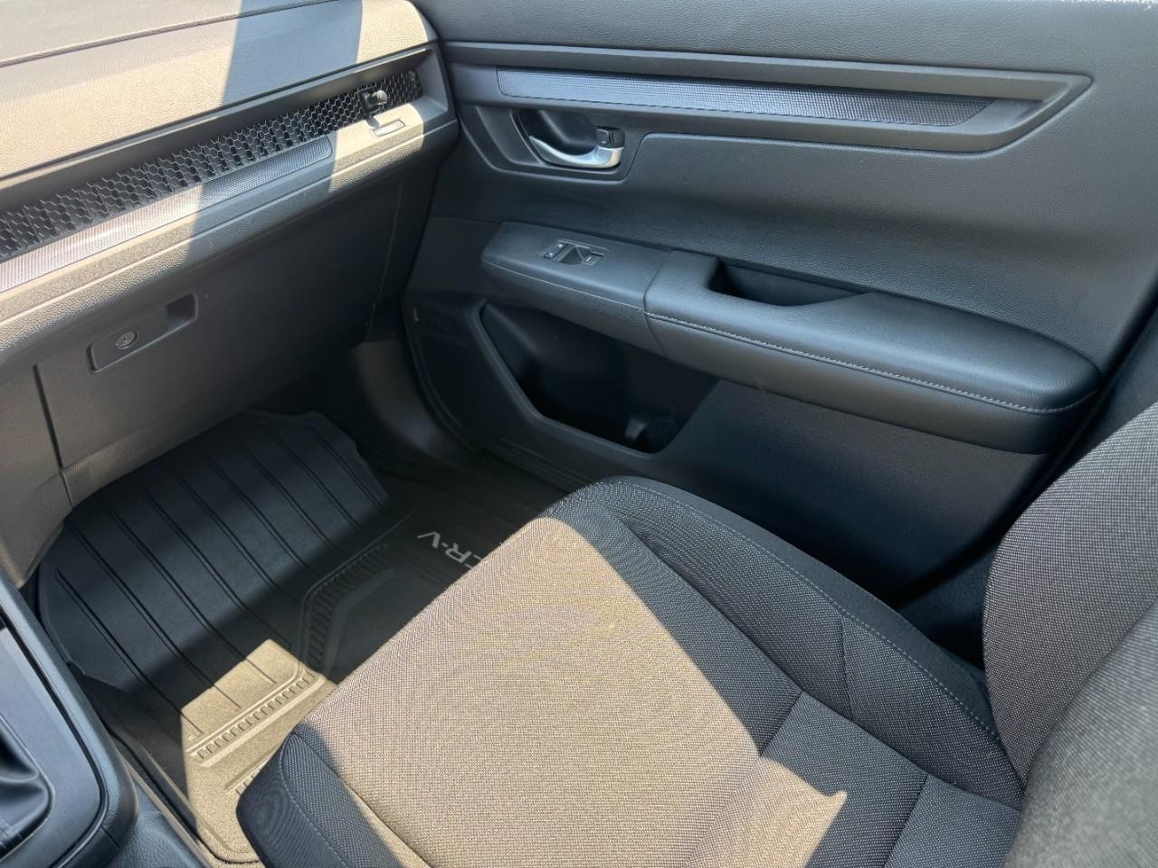 Honda CR-V Vehicle Full-screen Gallery Image 17