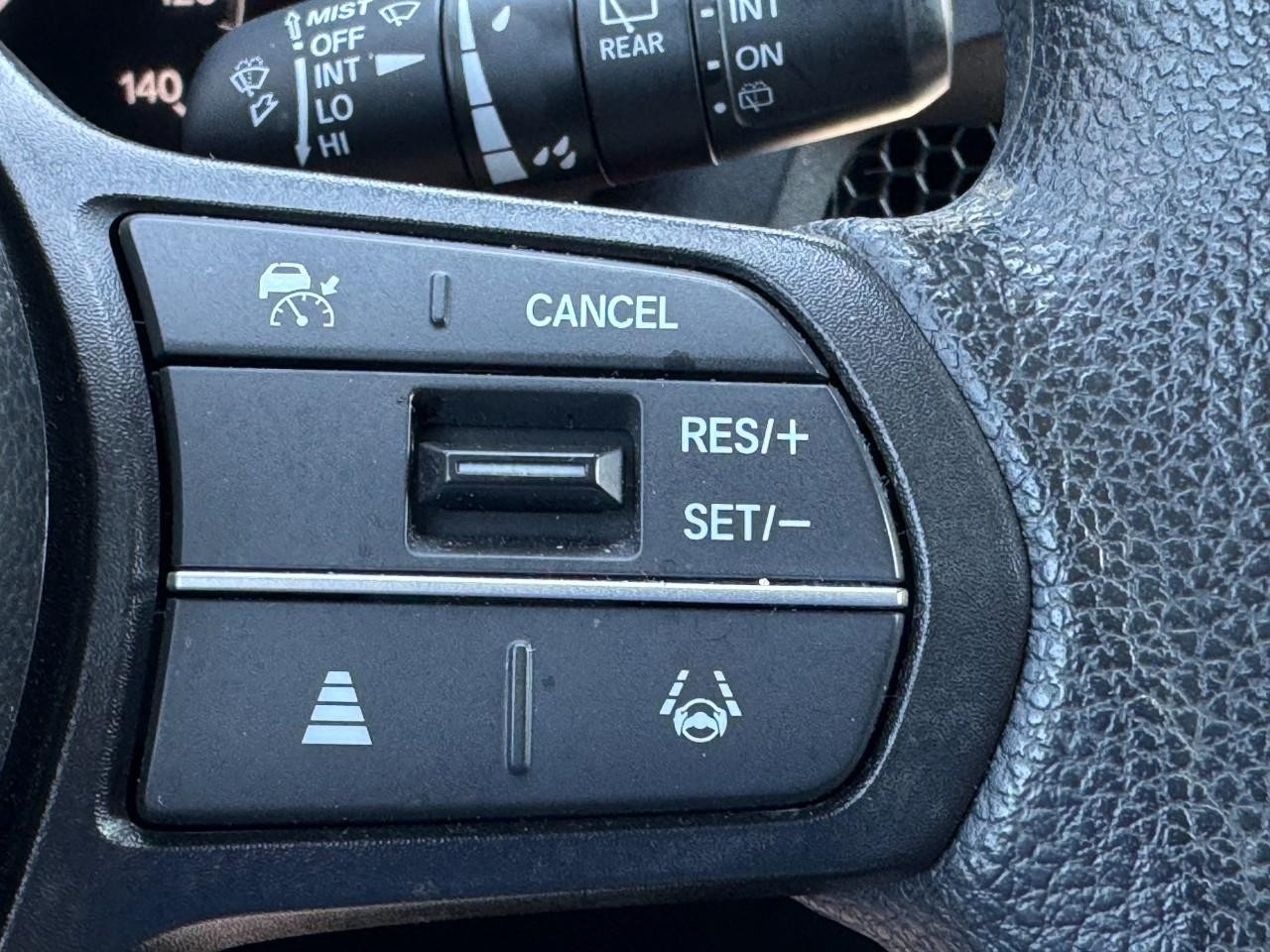 Honda CR-V Vehicle Full-screen Gallery Image 21
