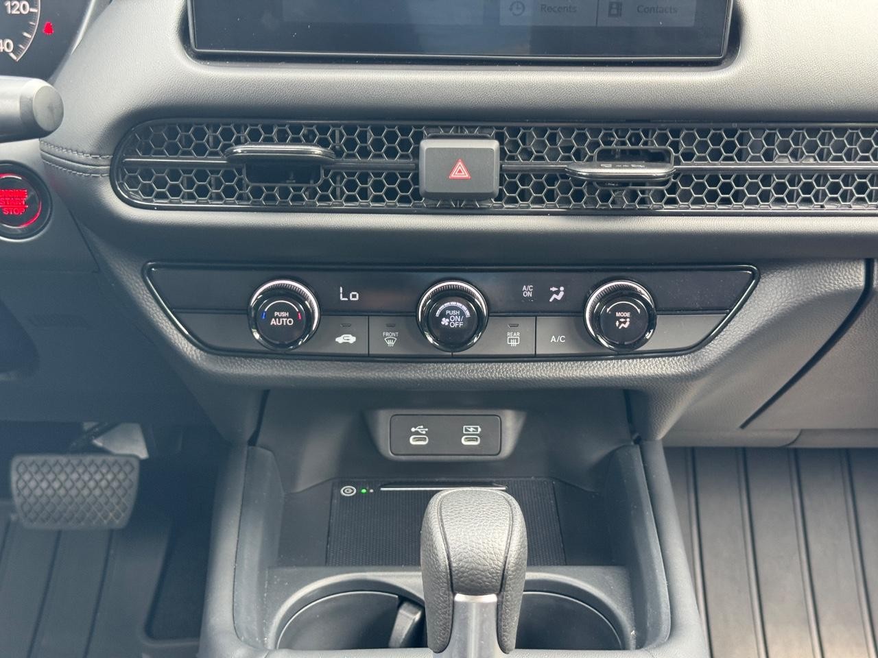 Honda HR-V Vehicle Full-screen Gallery Image 15
