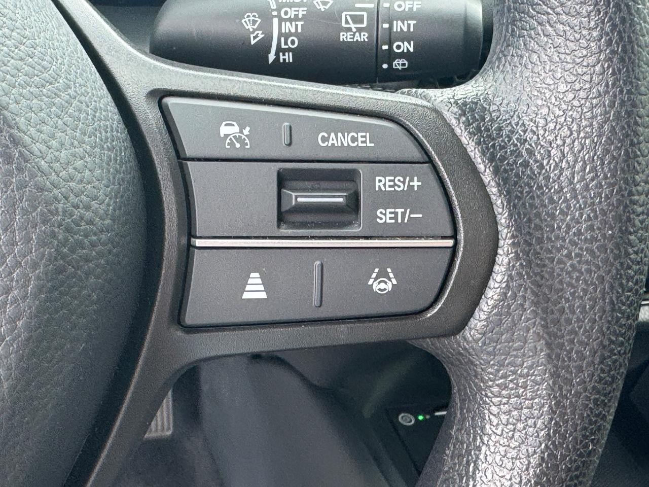 Honda HR-V Vehicle Full-screen Gallery Image 21