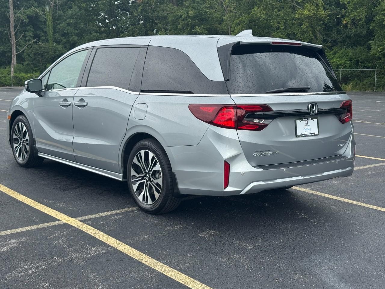 Honda Odyssey Vehicle Full-screen Gallery Image 04