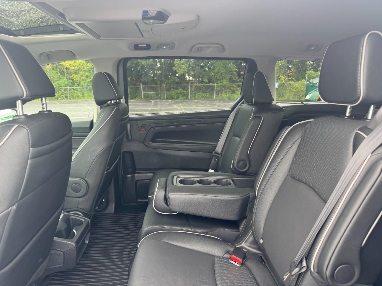 Honda Odyssey Vehicle Full-screen Gallery Image 10